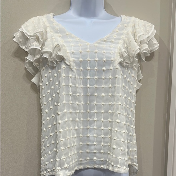 Elegant White Ruffle Sleeve Top- medium - Picture 4 of 5